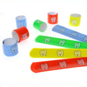 12 Schnapp-Armbänder Zähne